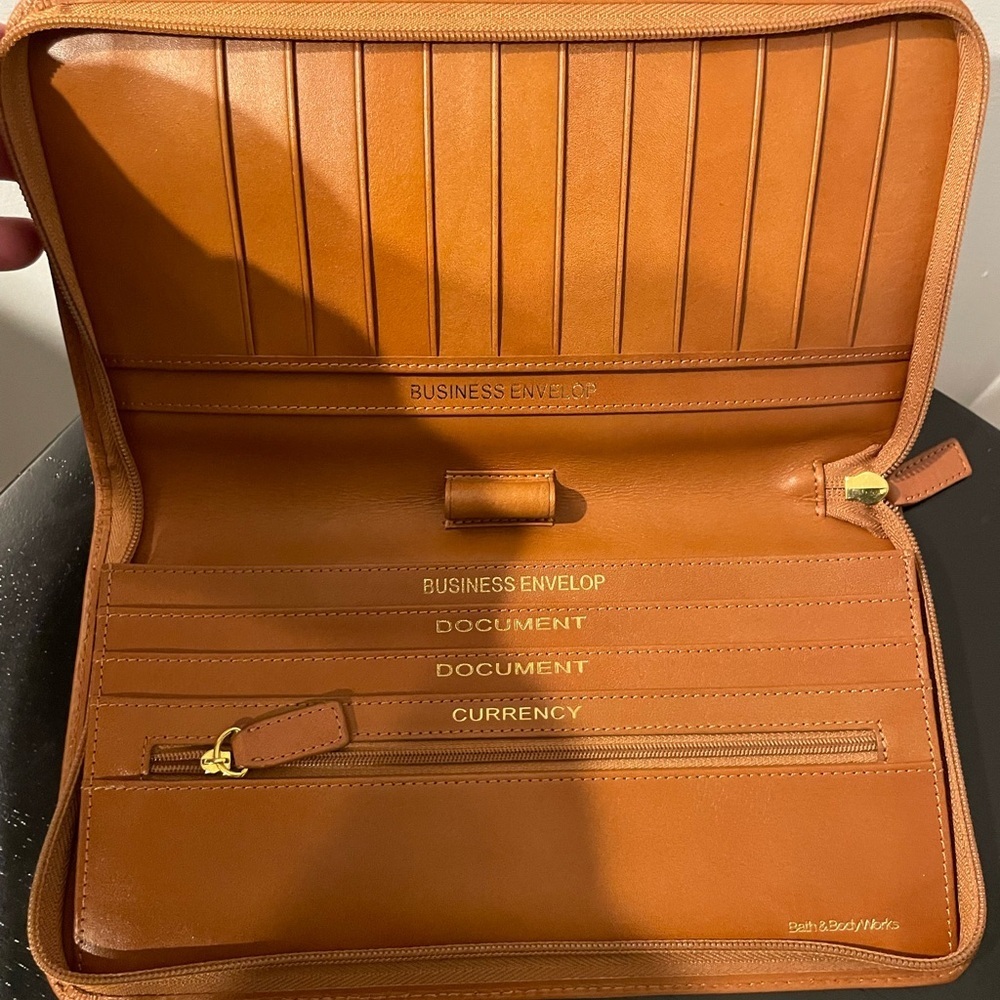 Bath & Body Works Tan Leather Travel Passport & Boarding Pass Organizer - Picture 3 of 5